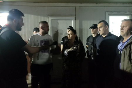 Мазнева со полиција ги „молеше“ вработените во  ЈП „Комунална хигиена“ да излезат да чистат, работниците одбија: Вратете ги колегите