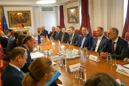 ФОТО | ВМРО-ДПМНЕ и коалицијата на средба со министрите од ‘Вајмарската група’: “Неприфатливи се уставни измени со политички диктат“