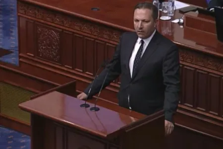 Оливер Спасовски: “Опожареното возило пред домот на Артан Груби не е ни прво ни последно во кое има недозволена сигнализација“