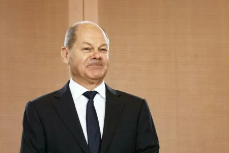 ШОЛЦ: Германија не сака да го снабдува Киев со оружје за да ја напаѓа Русија