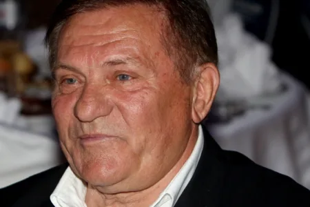 МИЛОШ БОЈАНИЌ ВО СОЛЗИ: Ја донесе последната одлука, призна дека останал без дом!