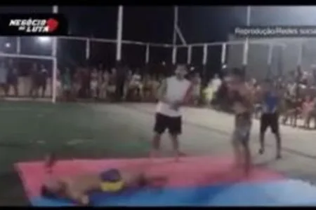 ВИДЕО | УЖАСНА ТРАГЕДИЈА – Почина млад боксер по брутален нокаут: Погледнете го фаталниот удар во глава – вознемирувачко