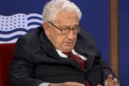 „ИМА ГОЛЕМА ОПАСНОСТ, ЕВЕ КОЈ МОЖЕ ДА СЕ ВКЛУЧИ ВО ВОЈНАТА! Шок тврдења на Кисинџер – ова беше ГЛАВНА цел на Хамас!