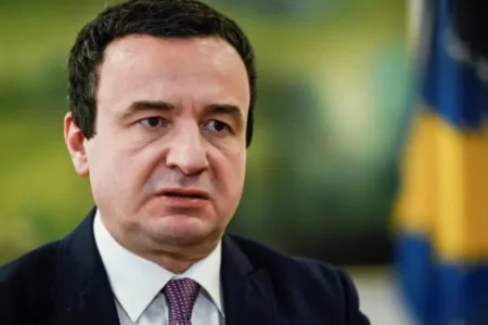 По парискиот Форум за мир Курти замина на виенскиот Економски форум