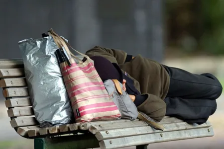 Германија полна со бездомници: Повеќето семејства со деца без покрив над главата меѓу странците