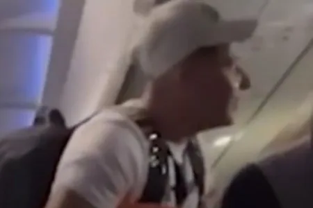 ВИДЕО | ОПШТА ТЕПАЧКА ВО АВИОН – Драма на небото: Насилник направил вистински хаос за време на летот