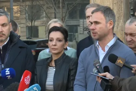 Тепиќ и Алексиќ бараат од РТС да ги вклучи во Дневник 2: Граѓаните имаат право да знаат за епската кражба во Србија
