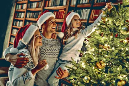 Дали елката треба да се украси пред или после Свети Никола!? Се верува дека ако ја украсите на овие датуми, ќе ја избркате несреќата од вашата куќа