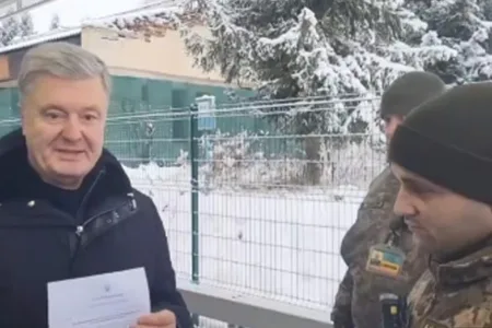 РАМПА ЗА ПОРАНЕШНИОТ ШЕФ НА ДРЖАВА: На поранешниот претседател на Украина граничарите НЕ МУ ДОЗВОЛИЛЕ да ја напушти земјата