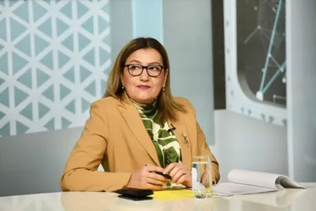Јована Тренчевска: “СДСМ ја зголеми минималната плата двојно, а социјалната помош за 300 проценти во споредба со ДПМНЕ“