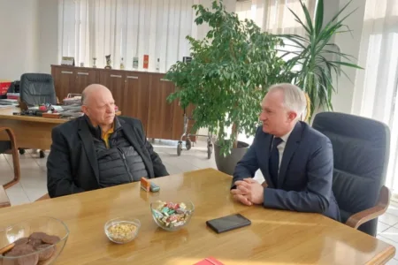 Бранко Азески на консултации кај компаниите за платформата за разговори со политичките партии