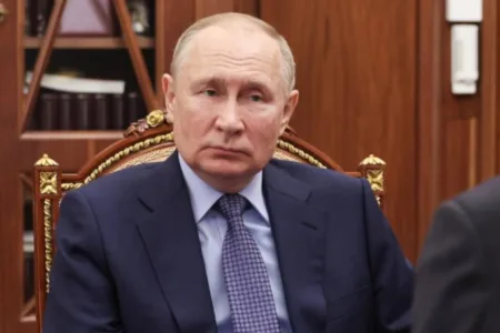 ДАЛИ НЕКОЈ ВООПШТО МОЖЕ ДА МУ СЕ СПРОТИСТАВИ НА ВЛАДИМИР ПУТИН ? Кои се противниците кои на изборите ќе се обидат да му го попречат патот на модерниот руски “цар“