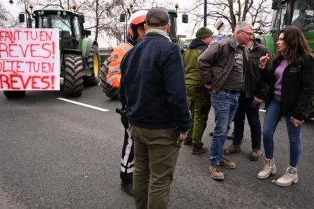 Белгиските земјоделци ги прекинаа блокадите и почнуваат преговори со властите
