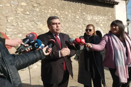 Маричиќ: Нема никакви проблеми во функционирањето на техничката Влада
