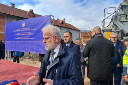 Џафери: Ќе се разгледуваат евентуални решенија за возачките и патните исправи