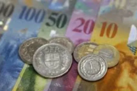 Пад на вредноста на швајцарскиот франк поради ненадејната најава за заминување на претседателот на Швајцарската централна банка