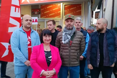 Ванковска и Апасиев очекуваат дуел на две жени во вториот круг на изборите за претседател
