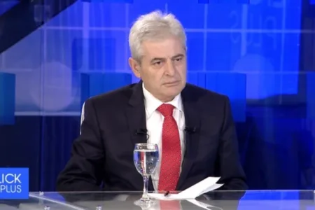 Ахмети до Мицкоски: Не требаше да ја започне оваа битка, тој не знае како се води држава, да не ги повторуваме грешките од минатото