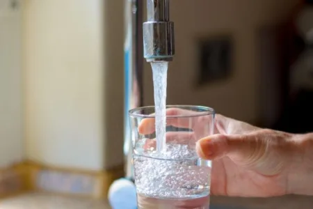 Како да се отстрани хлорот од водата