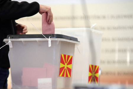 Изнемоштените и болните до полноќ можат да се пријавуваат за гласање на претседателските избори