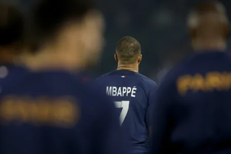 Мбапе ја шокираше нацијата – рече „не“ на Франција