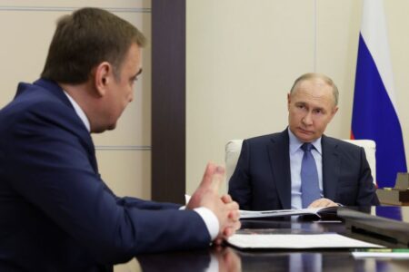 Подемот на поранешниот телохранител на Путин: Играа хокеј, го чуваше од мечки. Дали е тој неговиот наследник во Кремљ?