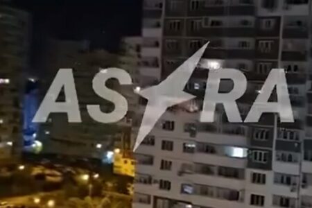 Рускиот град е нападнат со поморски дронови, се слушаат силни експлозии