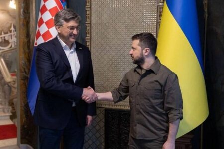 Пленковиќ во ненајавена посета на Украина