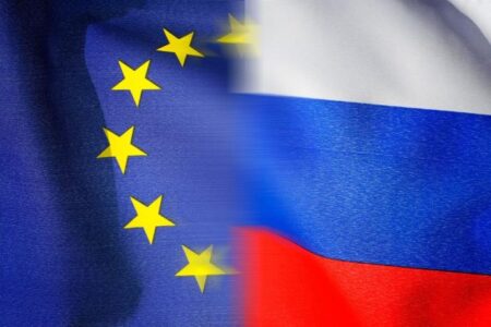 Хистерија во Европа: Шефот на одбраната на ЕУ бара 100 милијарди евра за купување оружје поради „можен руски напад“