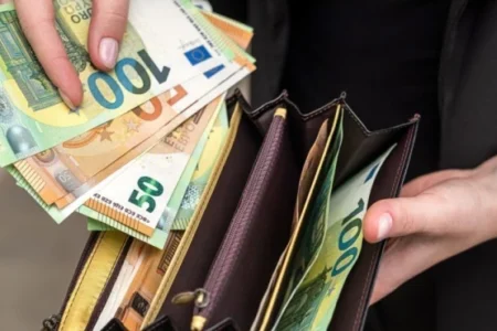 4 хороскопски знаци нема да знаат што да прават со парите во 2025 година! Овој вид на успех и среќа се случува еднаш во 50 години
