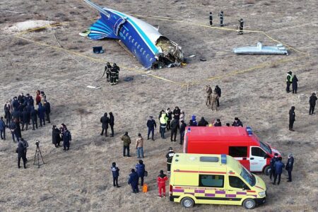 Дезинформациите од Кремљ би можеле да ја сокријат причината за авионската несреќа во Казахстан