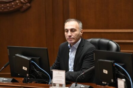 Артан Груби нема албански пасош