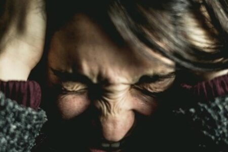 Десет чудни сигнали кои ни ги испраќа телото кога сме под преголем стрес
