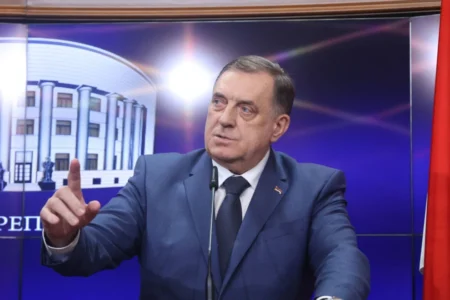 Додик: Предупредував една година, вие го избравте Шмит. Што сакате сега?