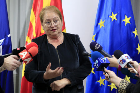 Јаневска: Направена е апликација преку која родителите ќе го следат образовниот напредок на своите деца
