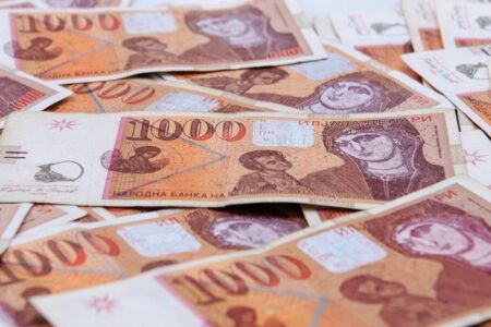 Синдикатите бараат минимална плата од 500 евра – одлука ќе падне наскоро