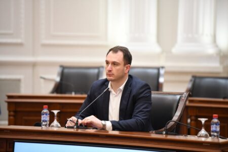 Андоновски: Ги забрануваме сите нелегални приредувачи на онлајн игри на среќа