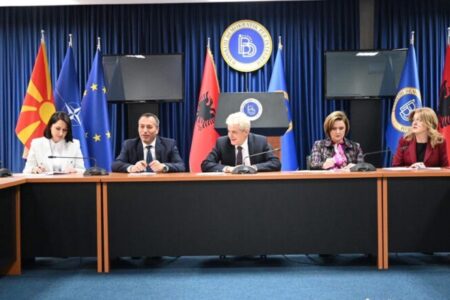 ДУИ: Законот за употреба на јазиците ќе го браниме со сите демократски средства и нема враќање назад