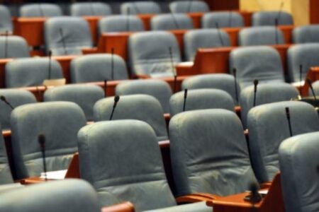 По двонеделна пауза пратениците се враќаат на работа: Се очекува формирање комисија за истрага на трагедијата во Кочани