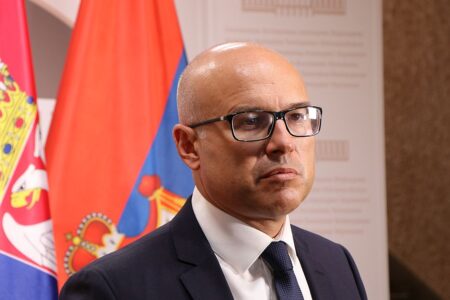 Српскиот Парламент денеска или утре на седница треба да ја констатира оставката на премиерот Вучевиќ