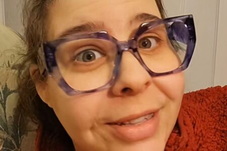 Сара (39) никогаш не била интимна со маж: Еве како реагираат луѓето кога ќе дознаат дека не почувствувала ниту бакнеж (видео)