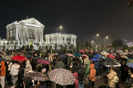 Гласни и пркосни: Граѓаните бараа правда и одговорност