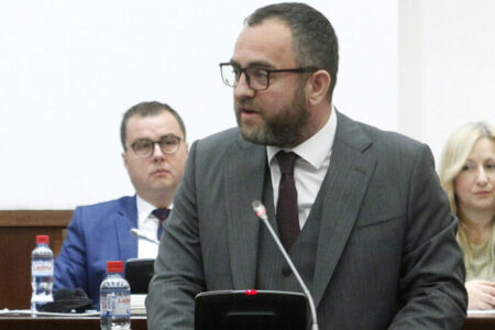 Интерпелација против Тошковски денес пред пратениците