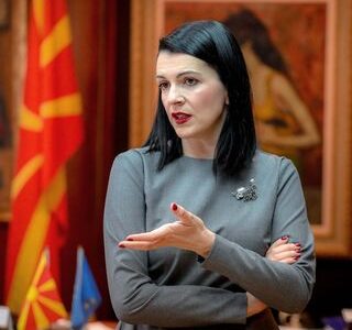 Љутков ја обвини Костадиновска Стојчевска дека оставила помор во културата, пратеничката му врати дека додека бил во Синдикатот жестоко го бранел Колективниот договор