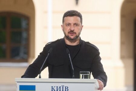 Зеленски вели дека е подготвен да се сретне со Путин во Турција во четврток
