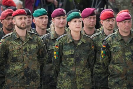 Германските конзервативци размислуваат за враќање на задолжителната воена служба